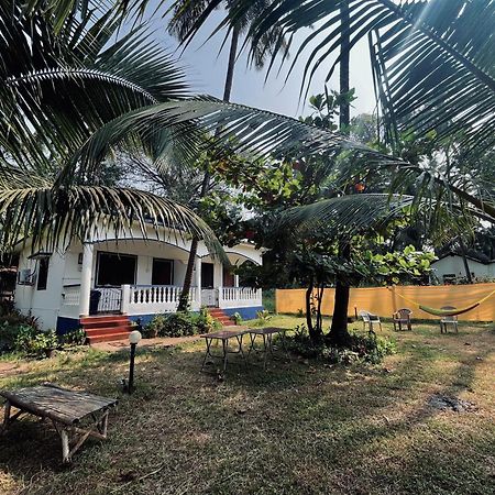 Coco Inn Goa แคนโดลิม ภายนอก รูปภาพ